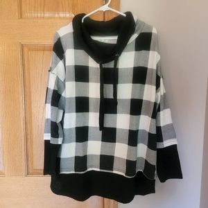 Maurices Long Sleeve/Light Sweater